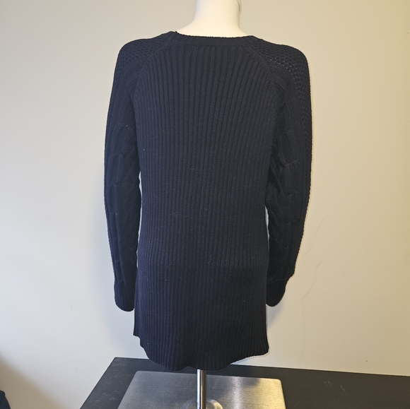 Sweater - Picture 6 of 7